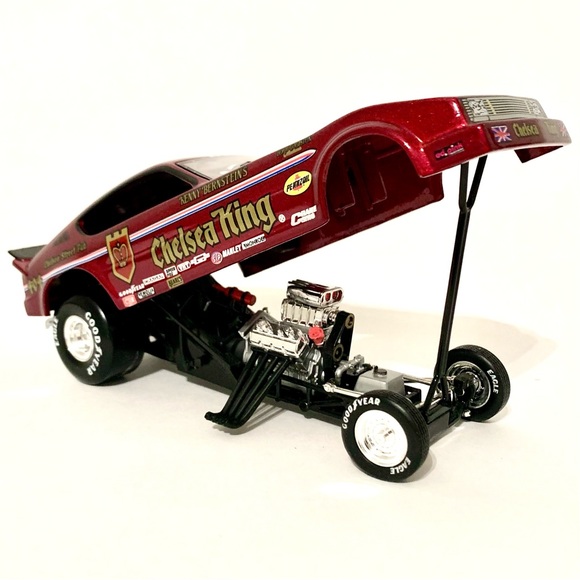 Kenny Bernstein NHRA 1:24 Scale Chelsea King #404 1979 Plymouth Arrow Funny Car - Picture 3 of 8